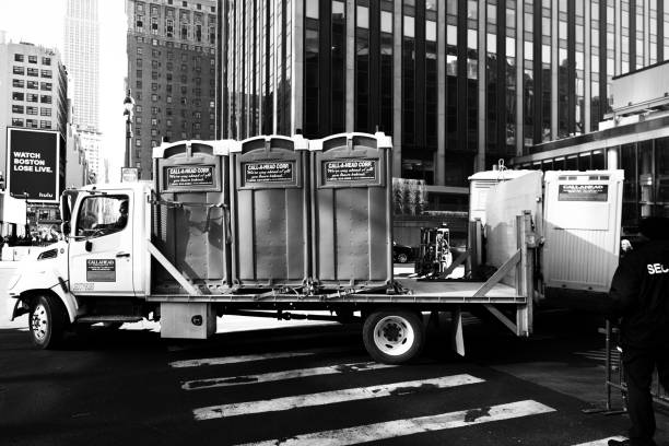 Best Portable toilet rental cost  in Miami, FL